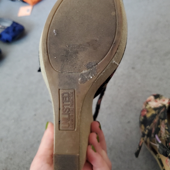 Floral Print Wedges - Picture 3 of 3